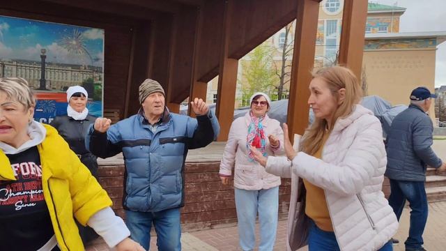 19 апреля.Я касаюсь губ твоих....