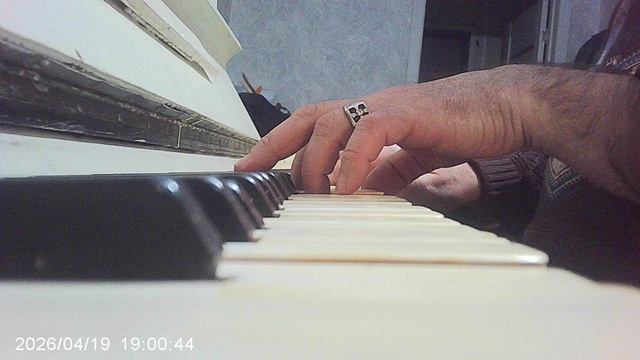 Пианино: авторский вальс