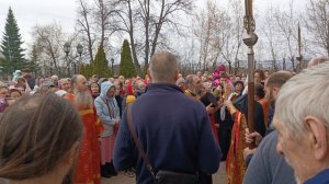 Крестный ход в Свято-Троицком монастыре в субботу Светлой Седмицы