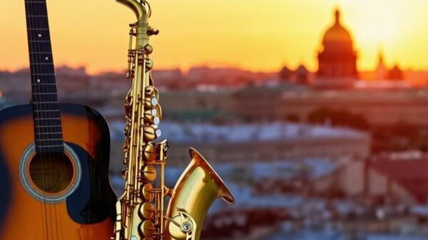 Саксофон,гитаора и скрипка