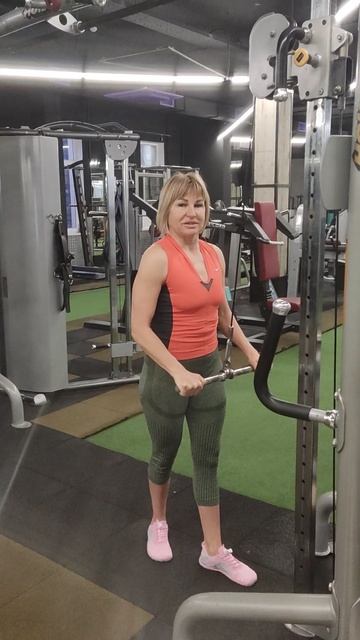 Тяга блока книзу. Трицепс.