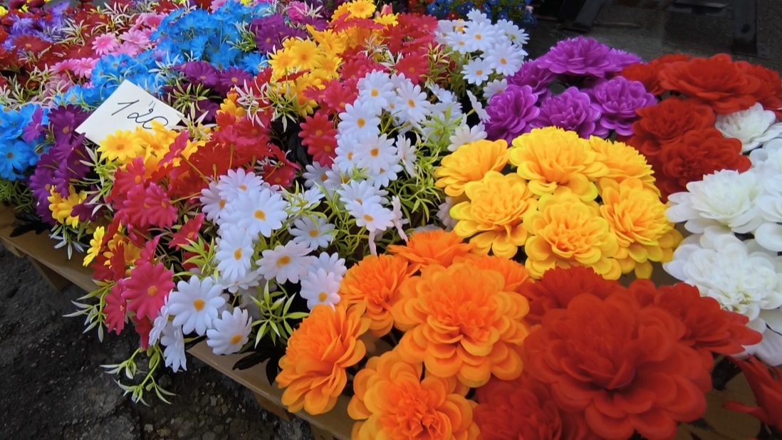 Любашины будни,приехали на кладбище ✅