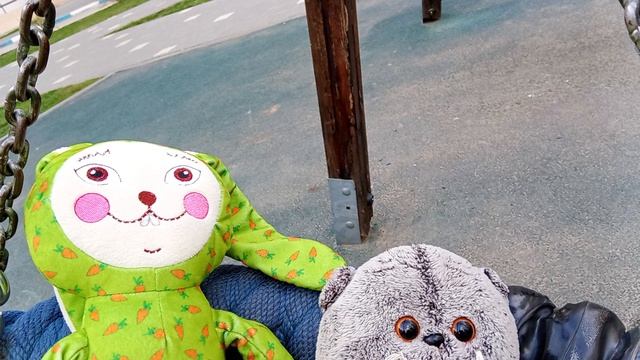 Зайка и басик гуляют 🥺🌹