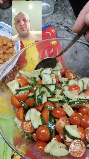 Салат с тунцом