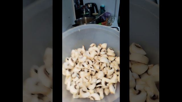 Грибной суп жулиен