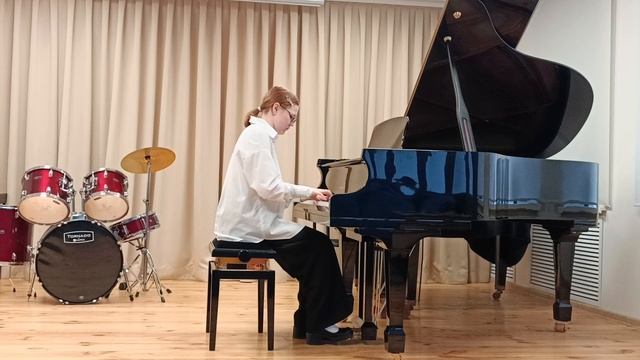 Король Анна, 13 лет. Э.Григ. Поэтическая картинка