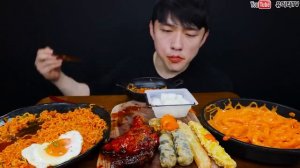 Кореец ест лапшу и барбекю. Мукбанг. Корейцы едят на камеру. 😳 необычно