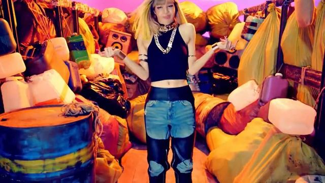 Blackpink-BOMBAYAH (Instrumental, MV)