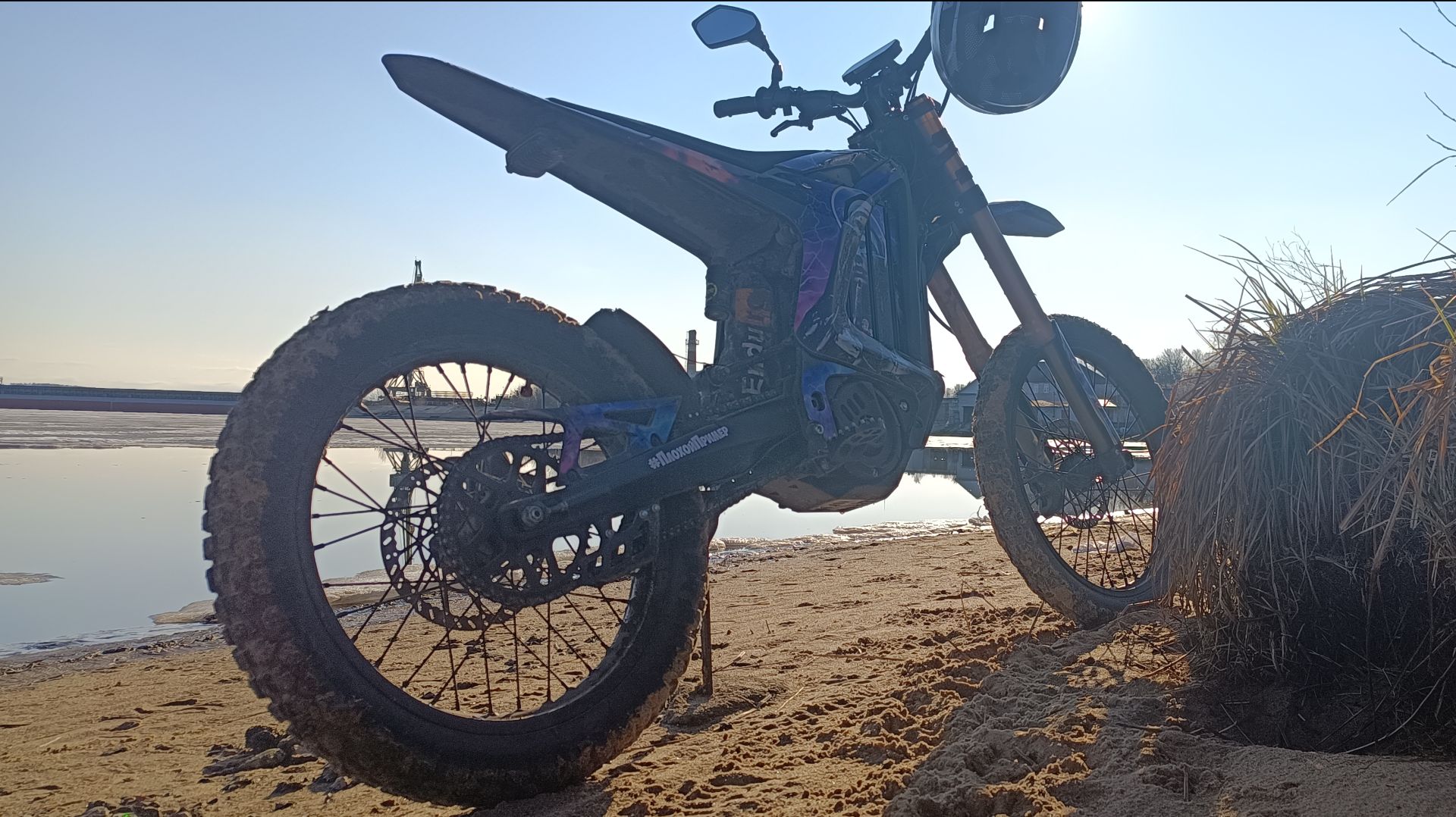 В грязь на Arctic Leopard XE Pro S. Первая попытка.