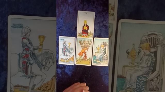 Таро расклад для Козерогов на май 2026 года