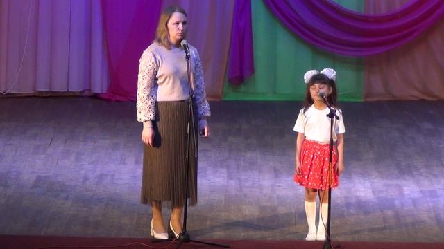 04. Полина Коченевская и Ксюша Тепликина - Стихотворение 