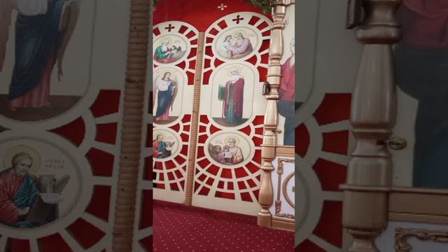 Божественная служба в храме Святой Троицы