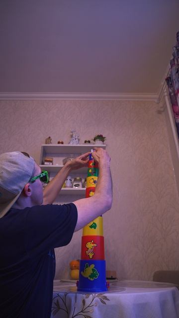 ЖЕНЬКА и ПИРАМИДКА