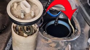 Как снять топливный насос (модуль) Фольксваген Поло Седан