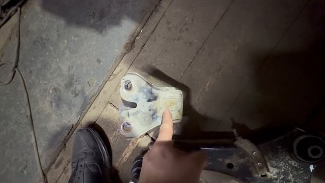 Замена сайлентблоков передних рычагов Freelander2