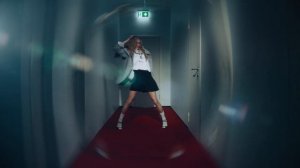 HOLLYFLAME - Тону ( Official Music Video)