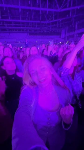 Мой образ на концерт #Ванядмитриенко с сумкой JOHN LOCKE WB арт. #WW334399 #JL #JOHNLOCKE