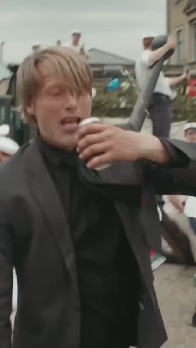 Когда накатил с самого утра!)