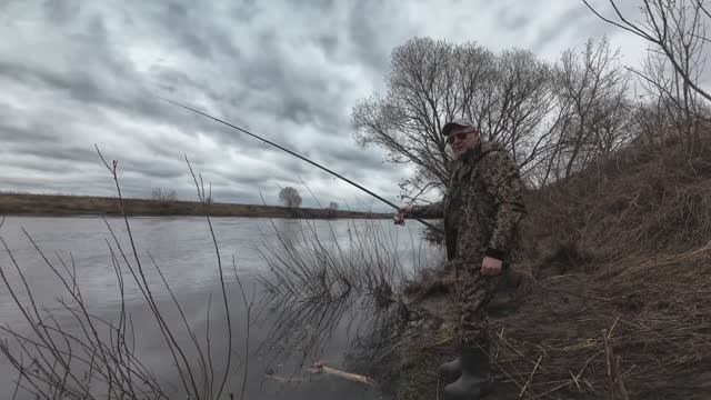Рыбалка в апреле. Первый выезд по открытой воде.