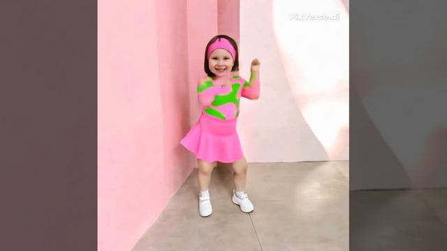 ИИ оживляет фото 😁