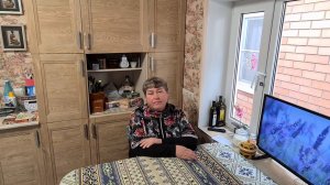 Забыл неблагодарный как его спасали, она одна бы натворила дел...