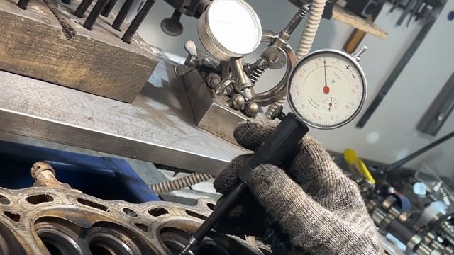 На дефектовке ГБЦ Двигатель 1FZ-FE ам Toyota Land Cruiser 80 причина снятия: уходит антифриз ...