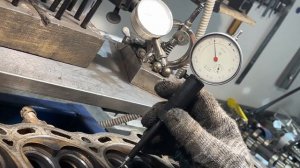 На дефектовке ГБЦ Двигатель 1FZ-FE ам Toyota Land Cruiser 80 причина снятия: уходит антифриз ...