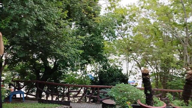 Территория в зелени у Чамских башен!