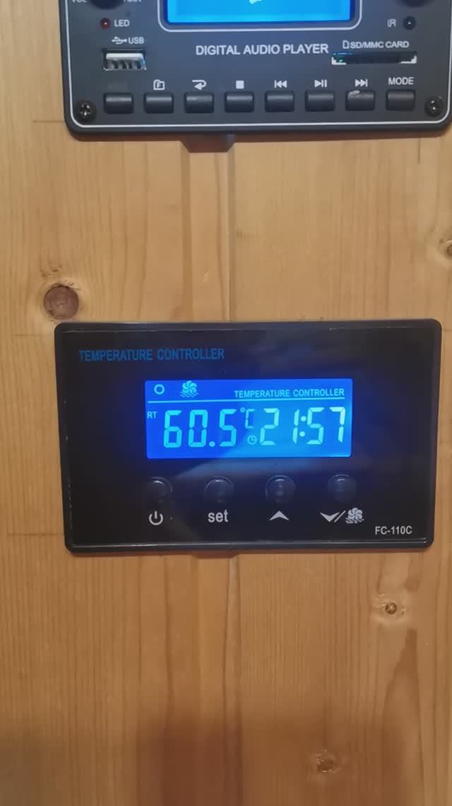 Замер температуры  в парилке во время нагрева электрокаменки