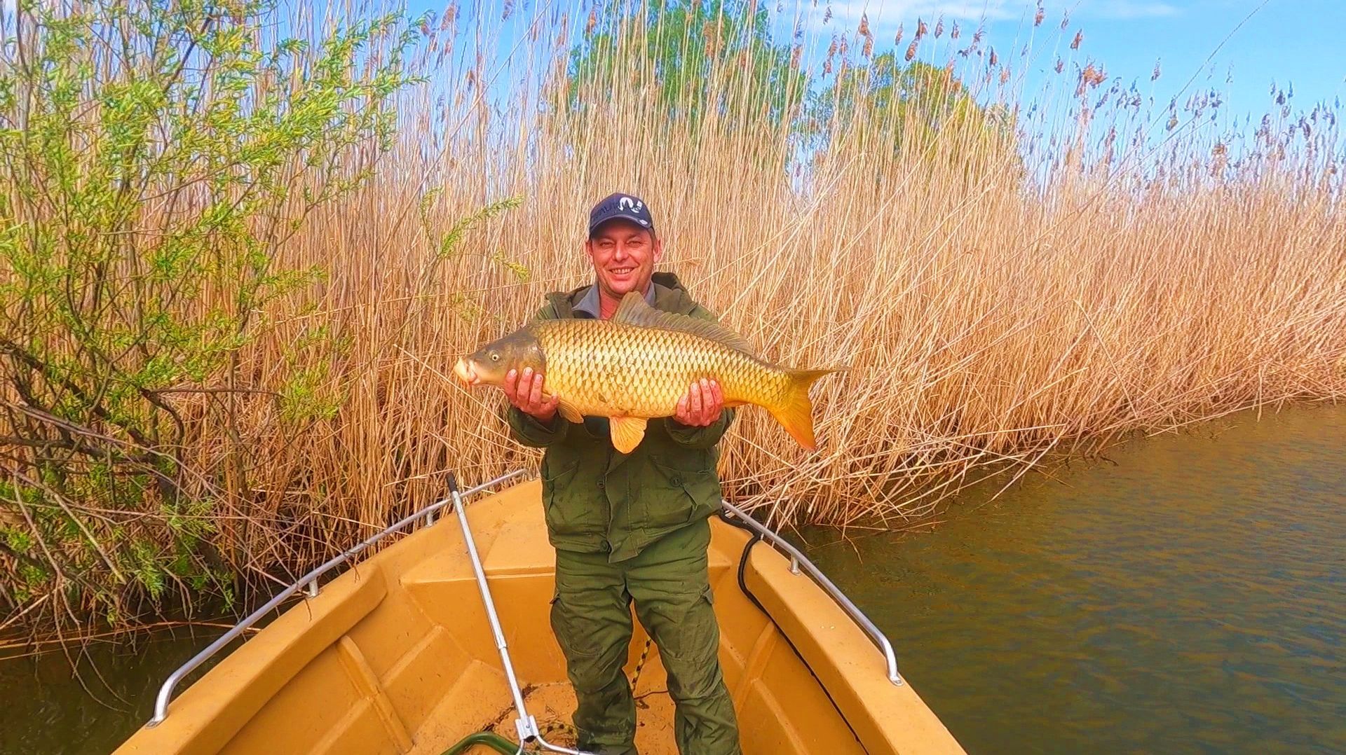 Оставили поставушки на ночь Трофей взят но удочки украли Рыбалка на сазана в Астрахани