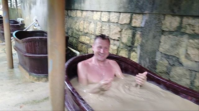 Серёга в грязевой ванне!