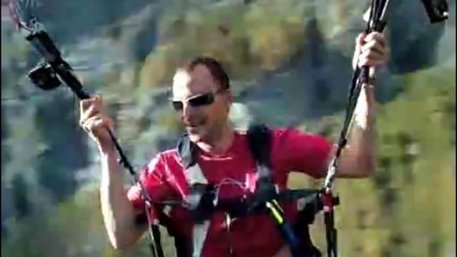 Прикольный дядька на параплане. Что он хотел этим сказать? Акропилотаж на параплане Acro Paragliding