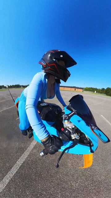 Катя Алмаз мото девушка на Дукати Ламборгини