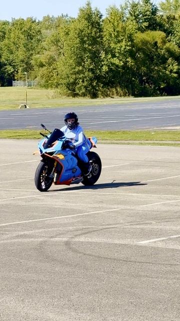 Катя Алмаз мото девушка на Дукати Ламборгини