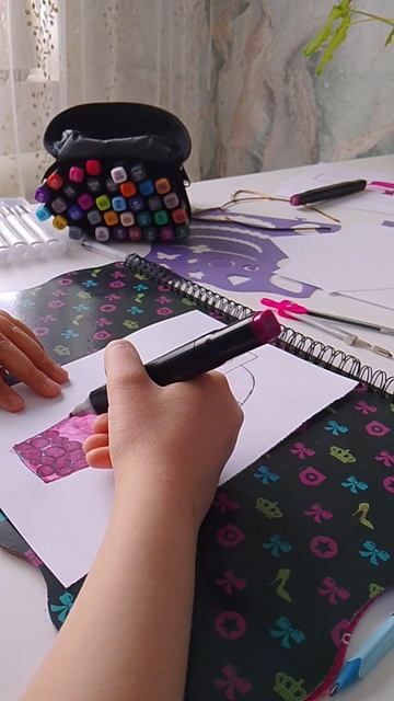 Рисуем с Хади.Рисуем молочный коктейль со вкусом арбуза 🍉🍉 🧋🍹