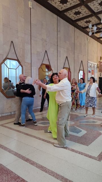 Обниму, поцелую..... 19.04.26.