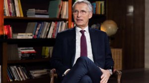 В посольстве РФ посоветовали Столтенбергу заняться экономикой Норвегии