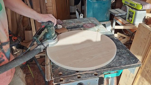 Придиванный столик