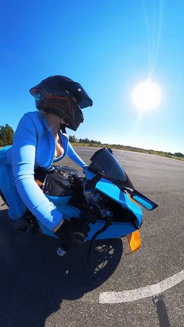 Катя Алмаз мото девушка на Дукати Ламборгини