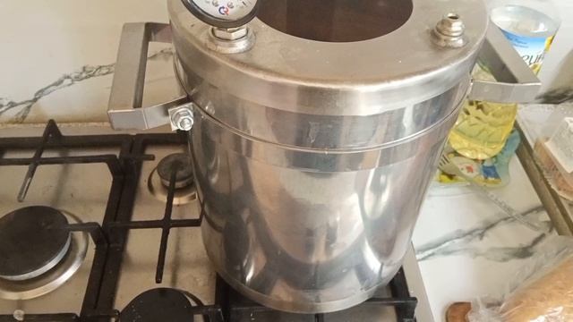 Караси в томатном соусе в автоклаве ( быстрый рецепт без заморочек)