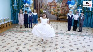 Воспитатели представляют своих любимых выпускников