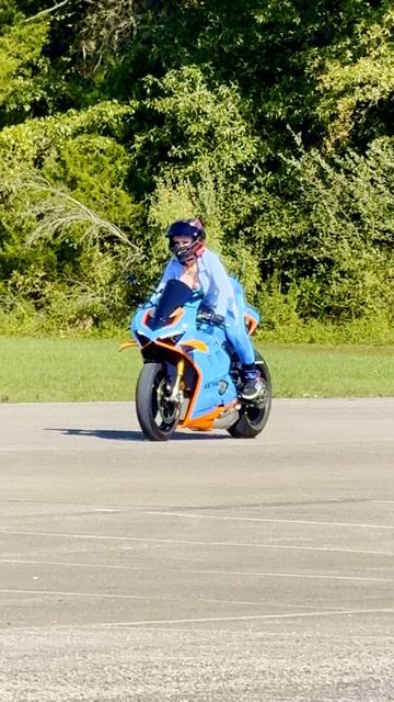 Катя Алмаз мото девушка на Дукати Ламборгини