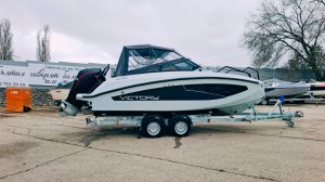 Лодка Victory A7 Cruiser - краткий обзор, спуск на воду, тест-драйв для передачи покупателю.