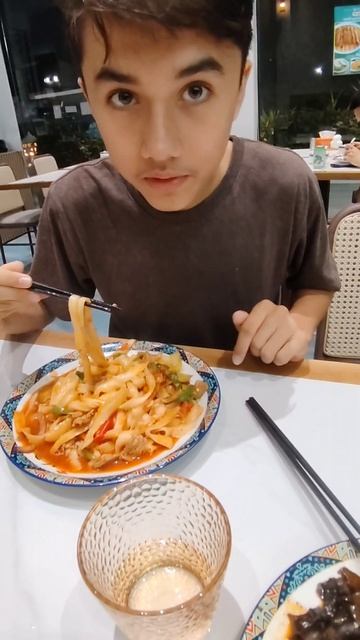 Обзор на китайскую забегаловку в Паттайе. The Review Of A Chinese Eatery In Pattaya