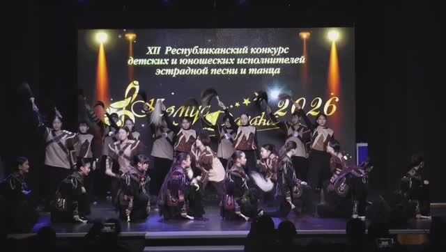 Танцевальный ансамбль «Аламай Сулус» - Горный улус.