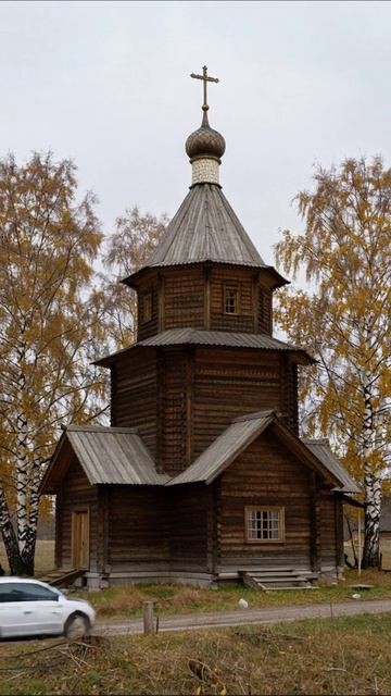 Старинная деревянная церковь в осеннем лесу #церковь #архитектура #природа