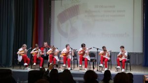 «Образцовый коллектив» ансамбль р.н.и. «Перезвон».