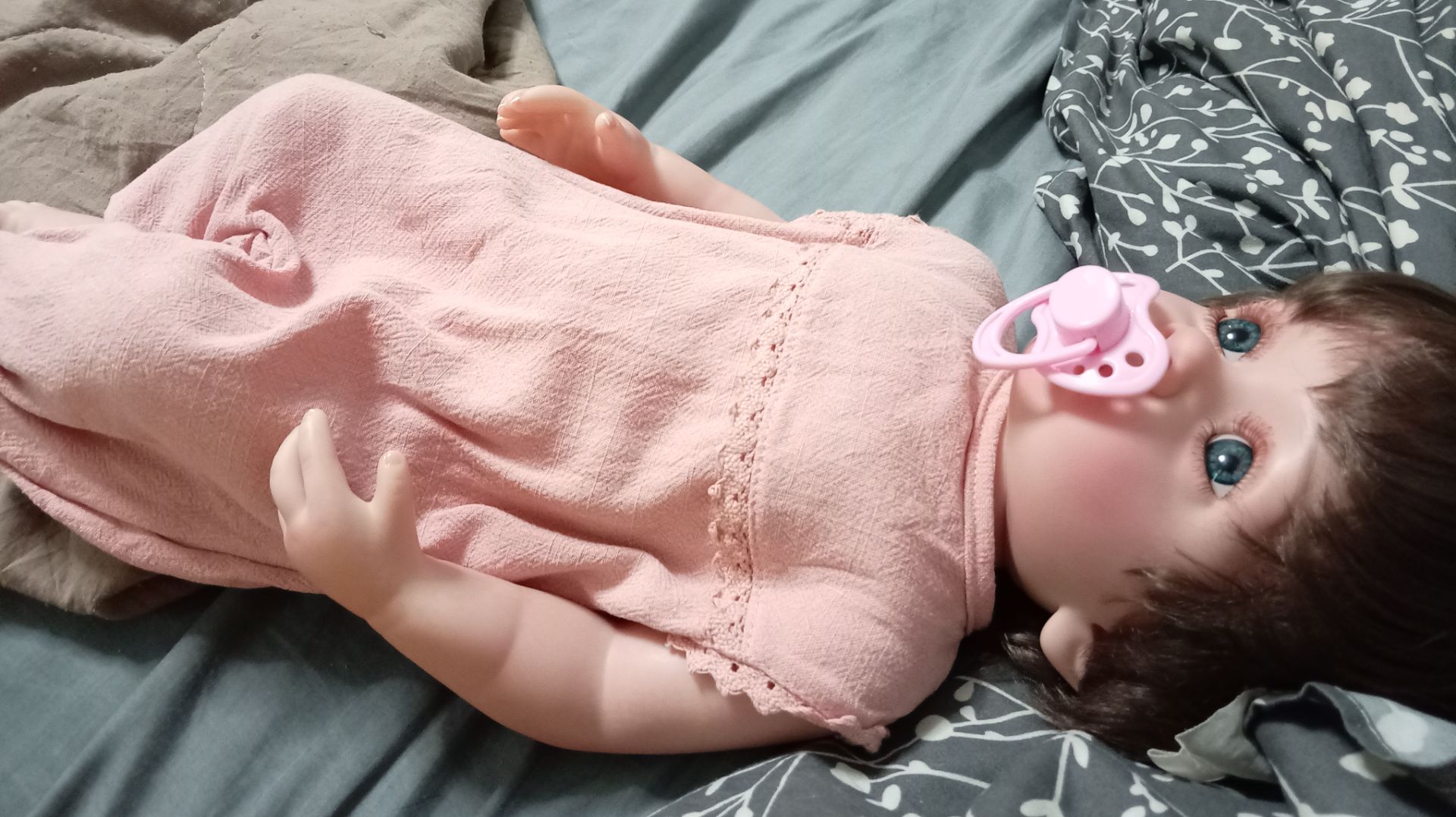 Укладываем спать  Лианочку👶🏻