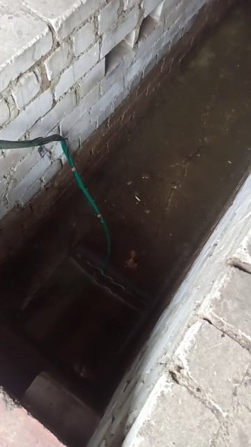 Вода в смотровой яме гаража