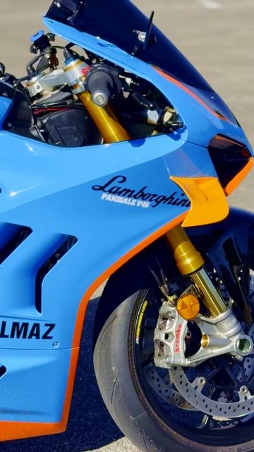 Катя Алмаз мото девушка на Дукати Ламборгини